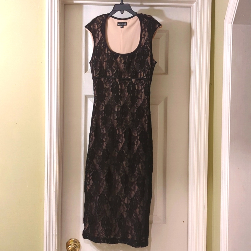 Women's black and tan dress